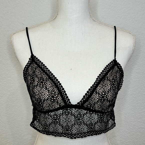 Victoria’s Secret Wireless Sexy Bralette - Picture 2 of 4